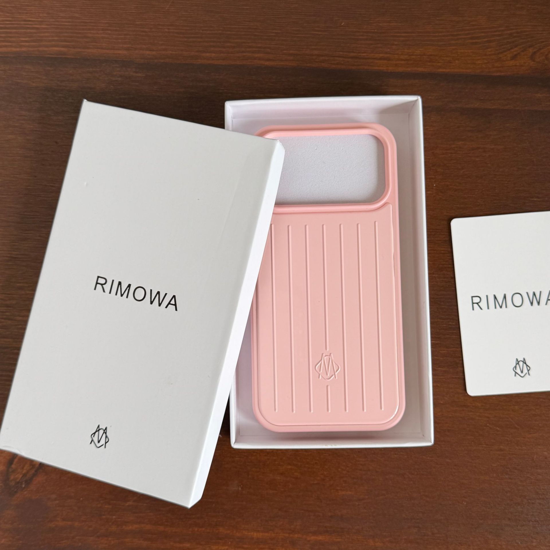 Suitable for Apple 17Pro/17Promax Mobile Phone Cases, Aluminum Alloy Suitcase-Style Anti-Fingerprint Magnetic Phone Case