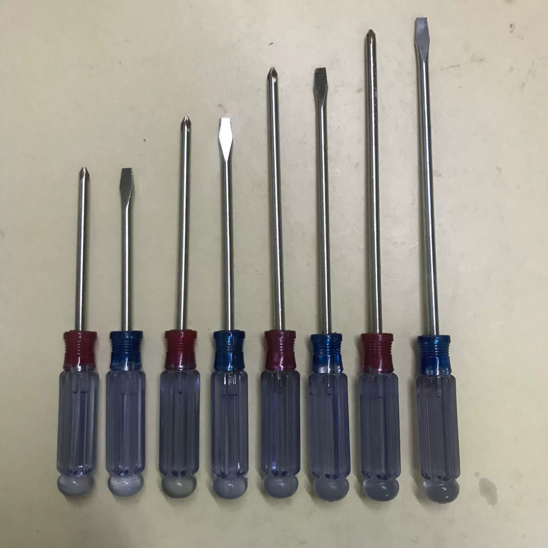 Производители источников Хрустальная партия прозрачная отвертка синяя отвертка дешевая отвертка крестовая отвертка