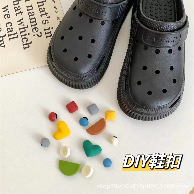 뜨거운 판매 I-버클 구멍 신발 diy 액세서리 귀여운 만화 액세서리 휴대 전화 케이스 스티커 보관 상자 열쇠 고리
