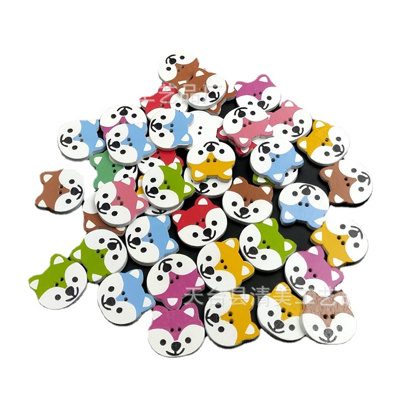 Cabeza de perro pintada de dibujos animados de bricolaje botones de madera accesorios de ropa para niños cabeza de perro botones de madera 50 piezas por paquete