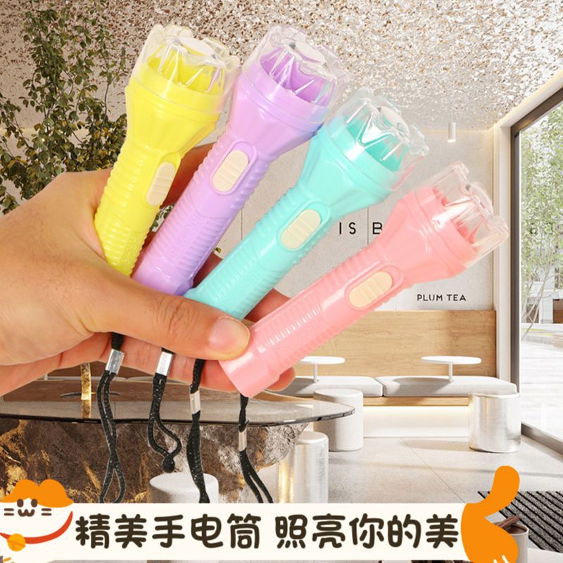 Large flashlight wenchuang plastic mini small flashlight wholesale LED luminous small flashlight factory direct wholesale