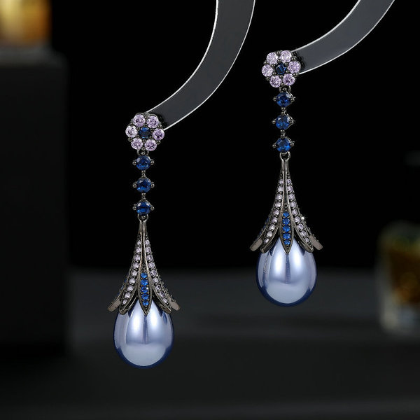 Retro elegant long earrings for face sculpting drop-shaped from…