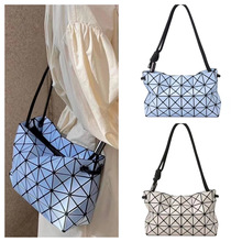 【代购版】Issey Mlyake三宅一笙波士顿女包手提单肩包斜挎豆腐包