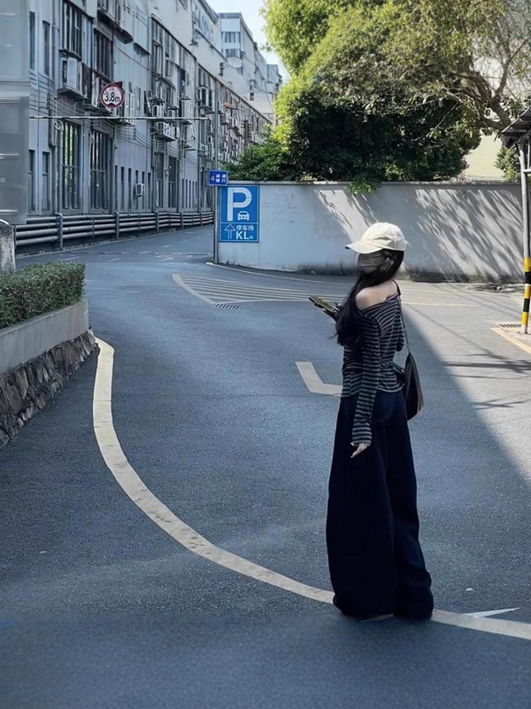 韩式慵懒一字肩条纹款长袖t恤女夏季松弛感修身wintage风斜肩上衣|undefined