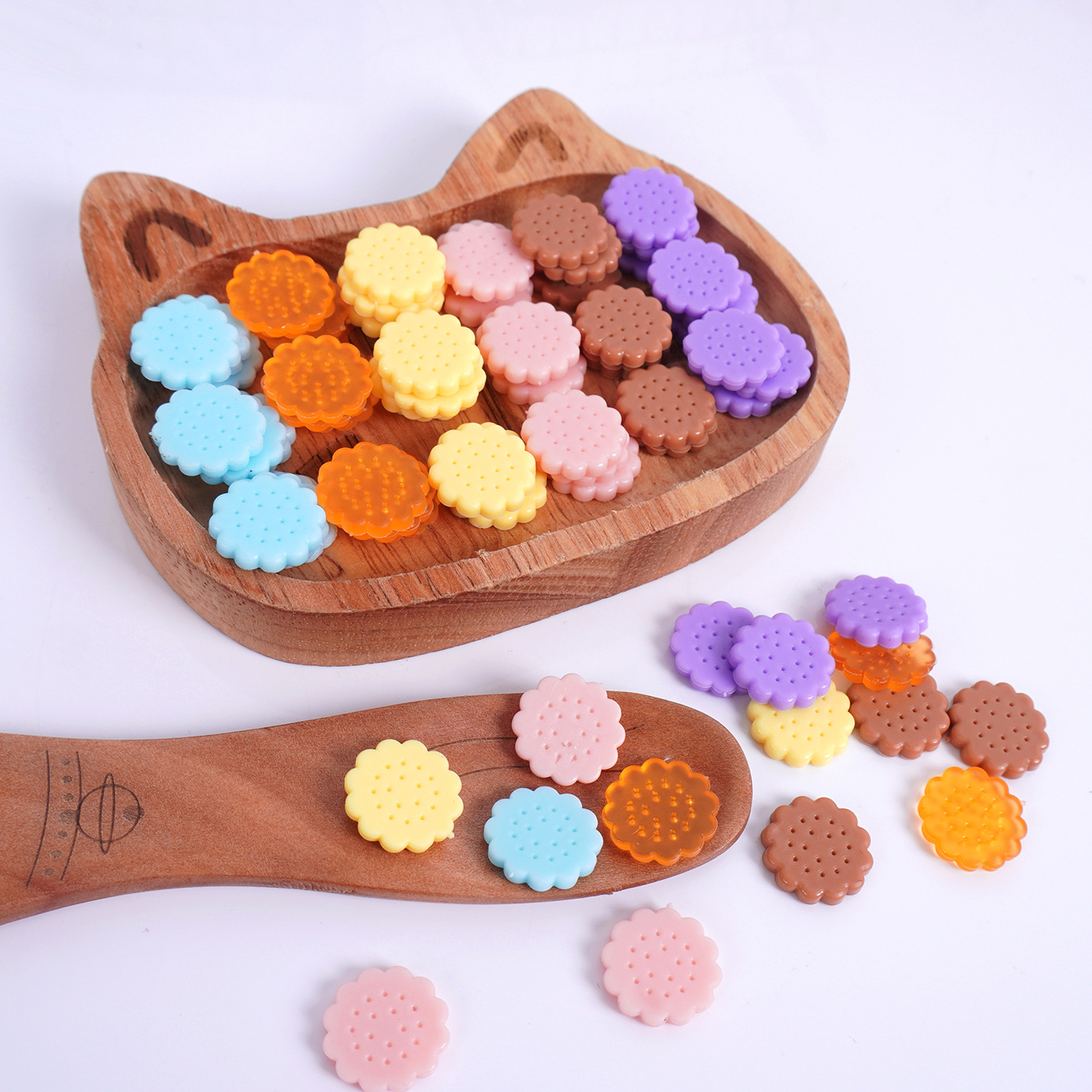 1.4cm Artificial Mini Disney Biscuit Jewelry Accessories DIY Food Toy Biscuit Doll House Toy with Holes