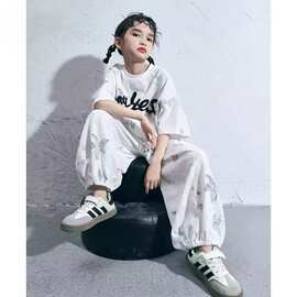 女童夏季短袖套装2026新款洋气时尚儿童中大童简约时髦休闲两件套