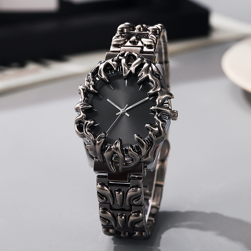 New large dial unique claw-shaped men's watch, men's watch model, devil's eye, personalized blue devil's eye quartz watch, cross-border