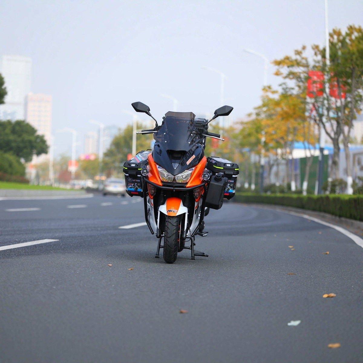 Motocicleta de Dos Ruedas para Adultos, Scooter de 150cc, Modelo Lion Roar 2025, a Gasolina, Disponible para Matricular en Todo el País.