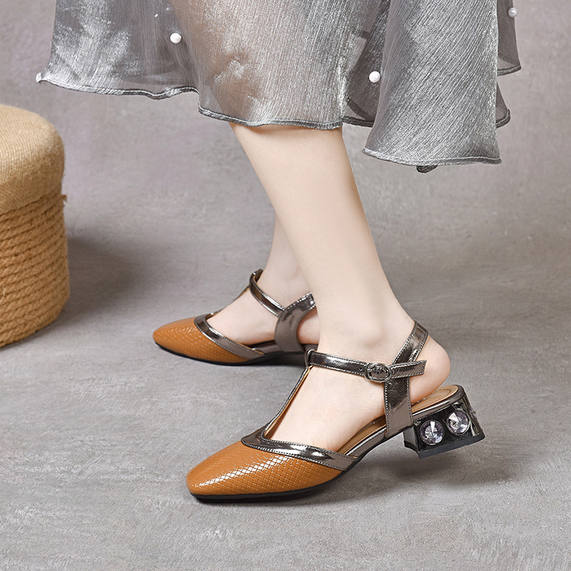Sandal da thật mũi kín gót thấp đế mềm mũi vuông phong cách Pháp — Màu nâu