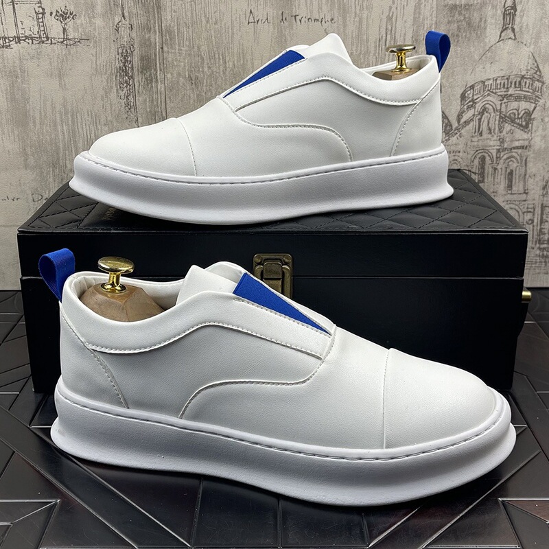 Summer White Slip-On Leather Shoes, British-Style White Men's Popular Sneakers, New Loafers, Trendy Lazy Shoes