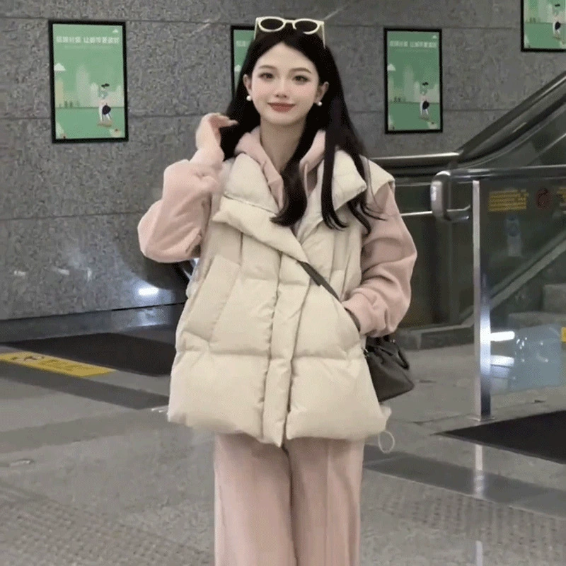 Короткие пуховые хлопчатобумажные жилеты женские осенние и зимние новые маленькие без рукавов