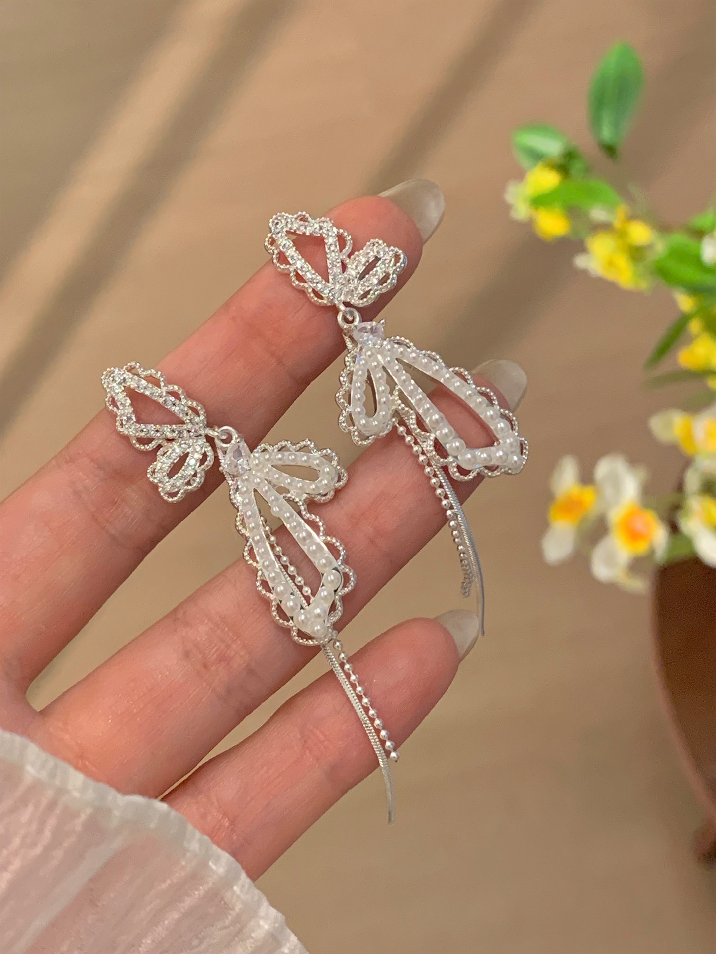 Elegante französische Schleife Ohrringe für Damen, luxuriöses Design mit edlem Flair, zierliche Ohrstecker im minimalistischen Stil, lange Quaste Ohrhänger