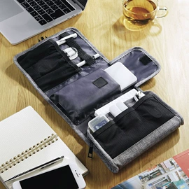 笔袋;通用双肩背包;旅行包袋