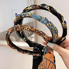 レトロなチェーンのカチューシャ宮廷のサテンの布芸のカチューシャの髪のカチューシャの一体式のリボンは髪のひもを編みます。