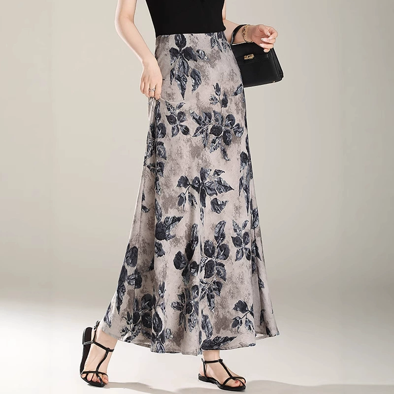 Summer long skirt, bright catchy style, high-quality style, hip-accented, "fish tail" cut