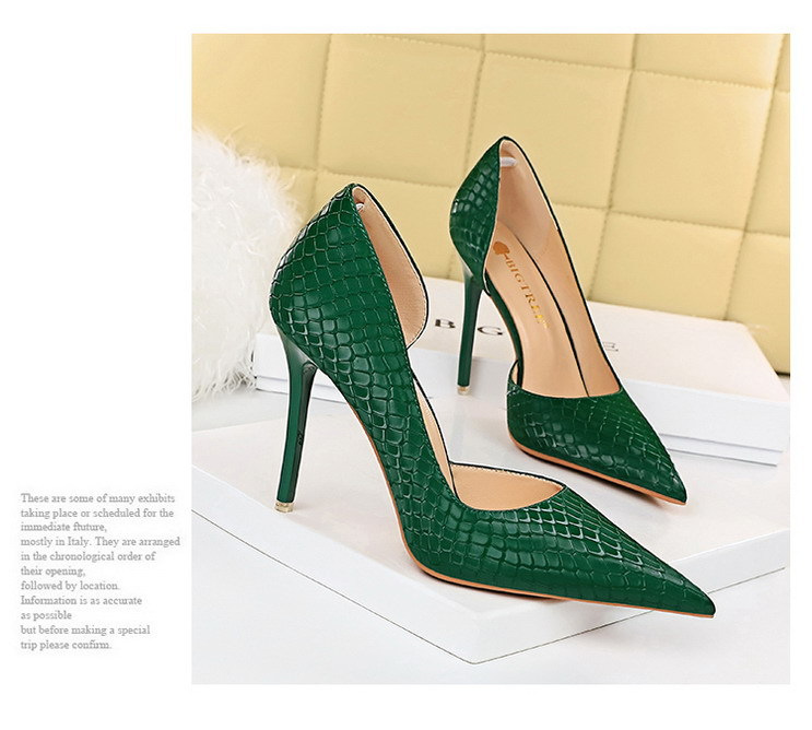 Slim slim heels with high heels and shallow side hollowed-out heels retro serpentine single shoes_voghion.com