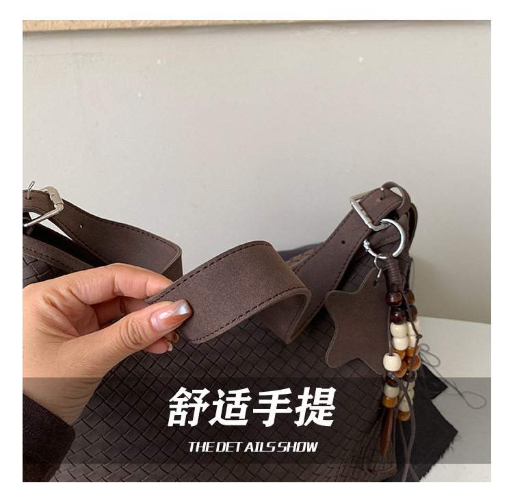 Túi đeo chéo nữ dáng hộp vân dệt phối dây đeo mềm — Màu cà phê Không có mặt dây chuyền, Màu nâu không có mặt dây chuyền, Màu xanh lá cây không có mặt dây chuyền, Đen không có mặt dây chuyền chi tiết 6