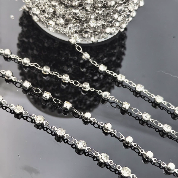 Directly connected white claw diamond white k color