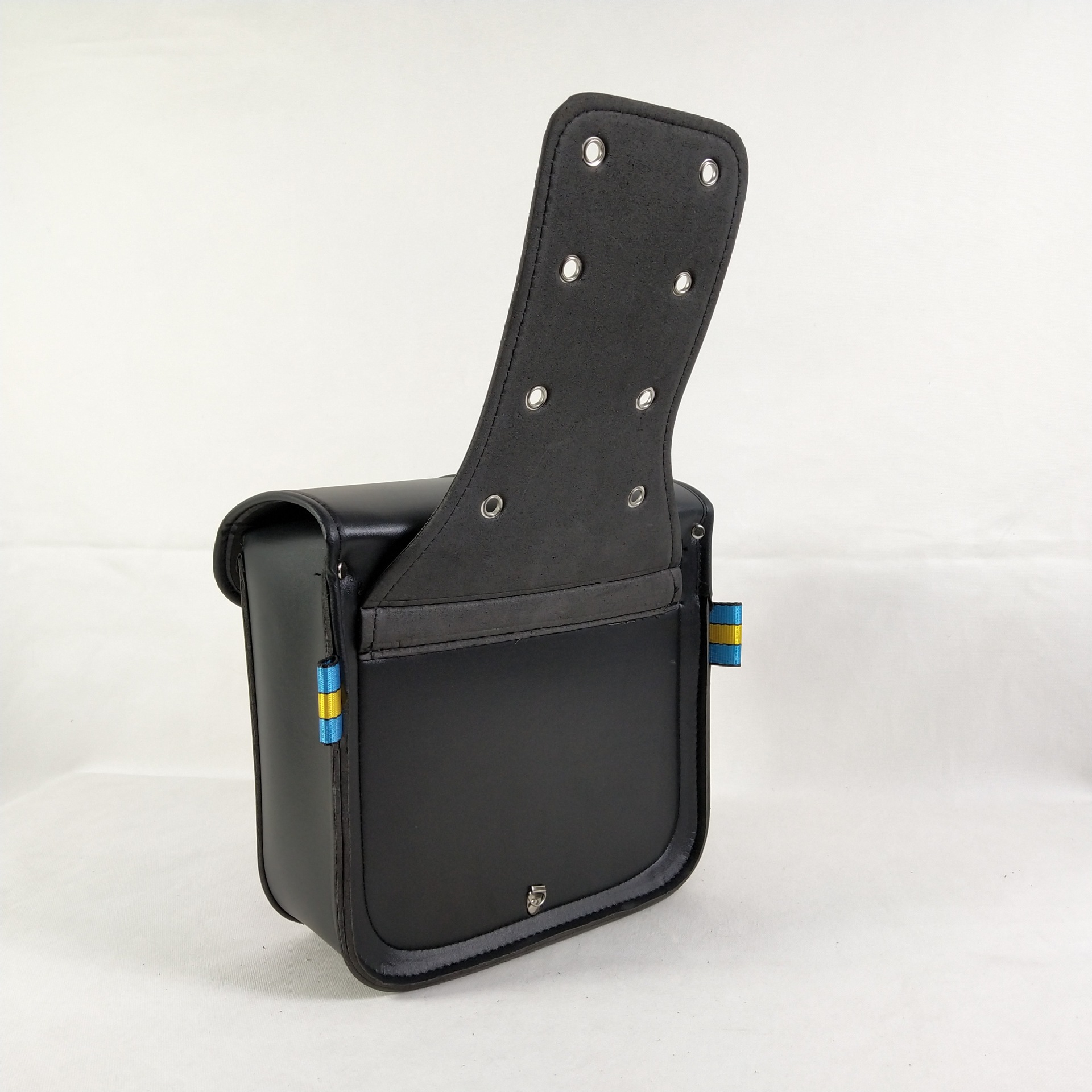 Oferta especial bolsa lateral de la motocicleta caja lateral bolsa colgante de cuero Harley Prince modificado bolsa de caballero coche eléctrico bolsa lateral aplicable