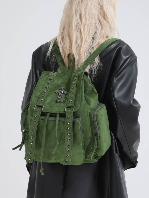 Bolsa de piel de ciervo de gran capacidad para mujeres 2025 nuevo remaches cruzados personalidad mochila de nicho mochila de textura casual