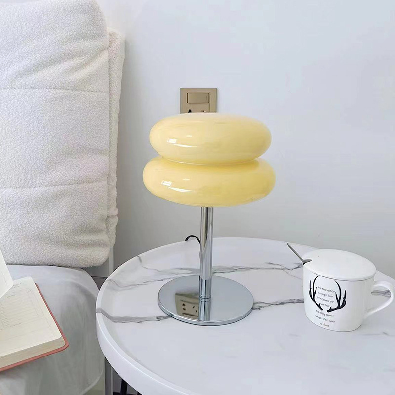 Chica ins lámpara de escritorio estilo Bauhaus lámpara de noche sala de estar estudio dormitorio lámpara avanzada atmósfera simple medio-Lámpara antigua