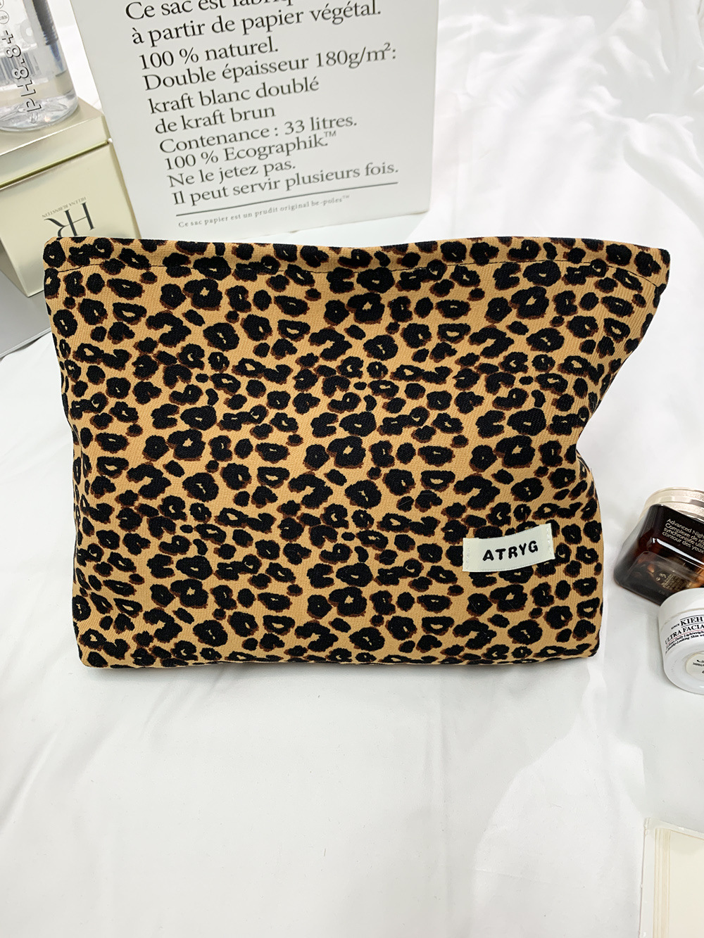 Bolsas de maquillaje de leopardo impresa bolsas de lápiz labial bolsas de almacenamiento portátiles de gran capacidad bolsas de mano una bolsa de lotes