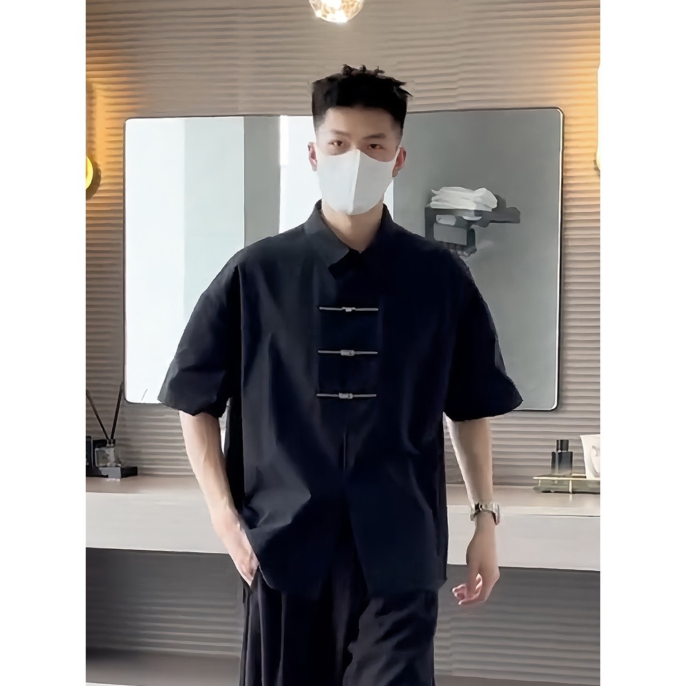 검은 셔츠