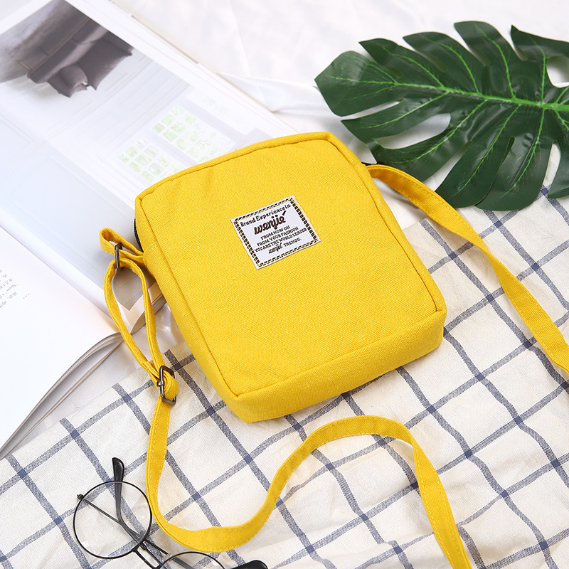 2023新款女士斜挎包百搭国风单间简约手机包迷你竖款小方包邮差包