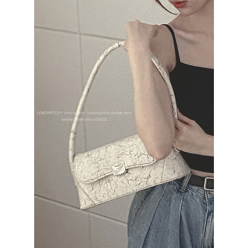 French Niche Design Underarm Bag Women's New 2023 Fashion Graffiti Shoulder bag high-level sense of all-match handbag_voghion.com