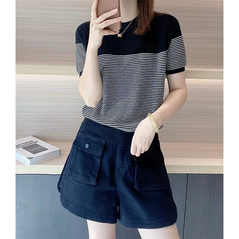 Summer design knitted silk sweater with a round collar