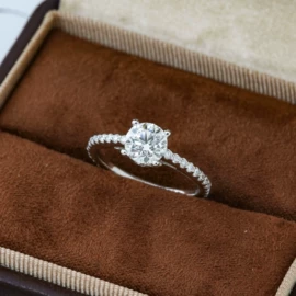 戒指;合成/培育钻石戒指;K金手饰