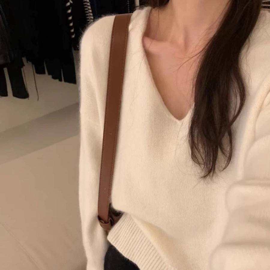高级感蓝色v领毛衣针织衫女秋冬内搭宽松慵懒风软糯短款套头上衣