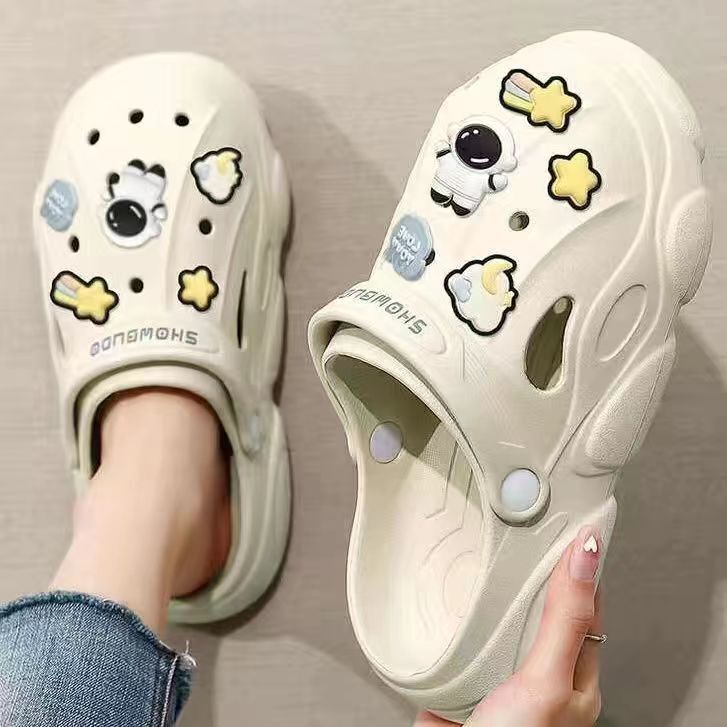 Hole Shoes Women's Summer New Exterior Wear Dung-feeling Non-slip Baotou Beach Breathable Soft Bottom Cute Cartoon Sandals and Slippers