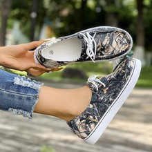 秋季2025新款透气牛仔布鞋女款防滑运动休闲板鞋百搭个性潮鞋批发