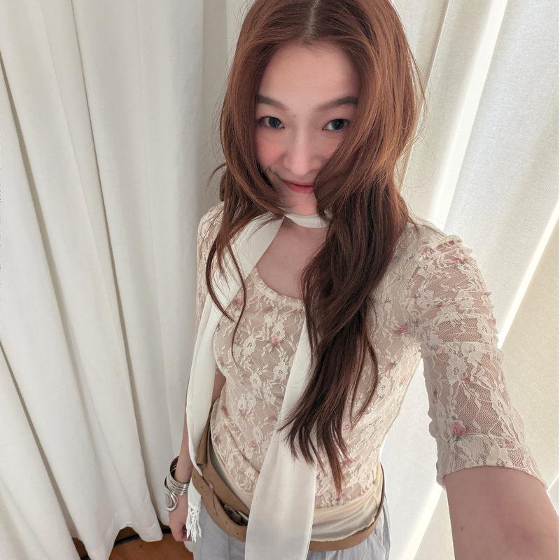 Akskylan Floral Lace Shirt Slim Fit Pure Desire Style Slightly See-Through Inner Wear Outer Wear Short-Sleeved Top 8 Women 5862