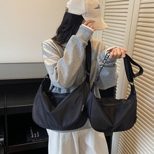 跨境简约女包时尚斜跨饺子包轻便大容量斜挎包学生单肩百搭休闲包