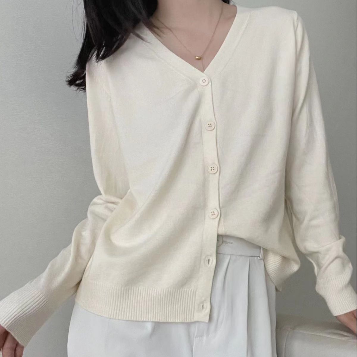 V-neck single-breasted knitted cardigan women's solid color sweater women's coat autumn and winter new lazy wind loose coat women