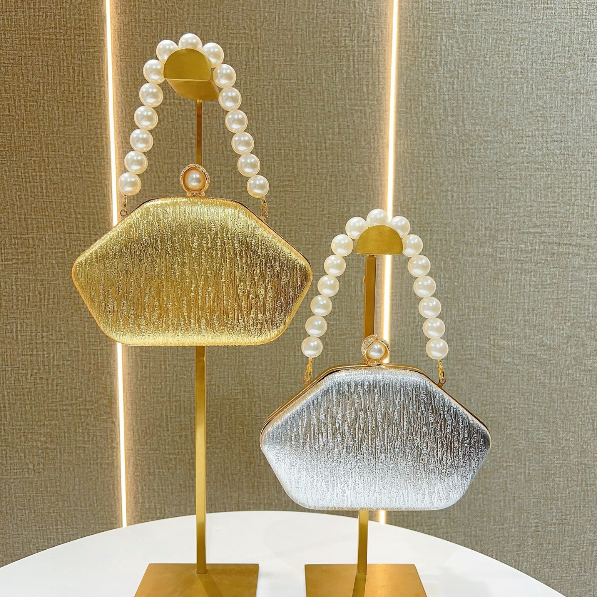 Pochette de soirée élégante avec perles pour banquet et gala_voghion.com