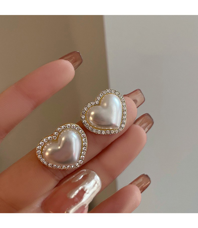 Mermaid Heart Shaped Inlay Pearl Rhinestone Women's Ear Studs display picture 2