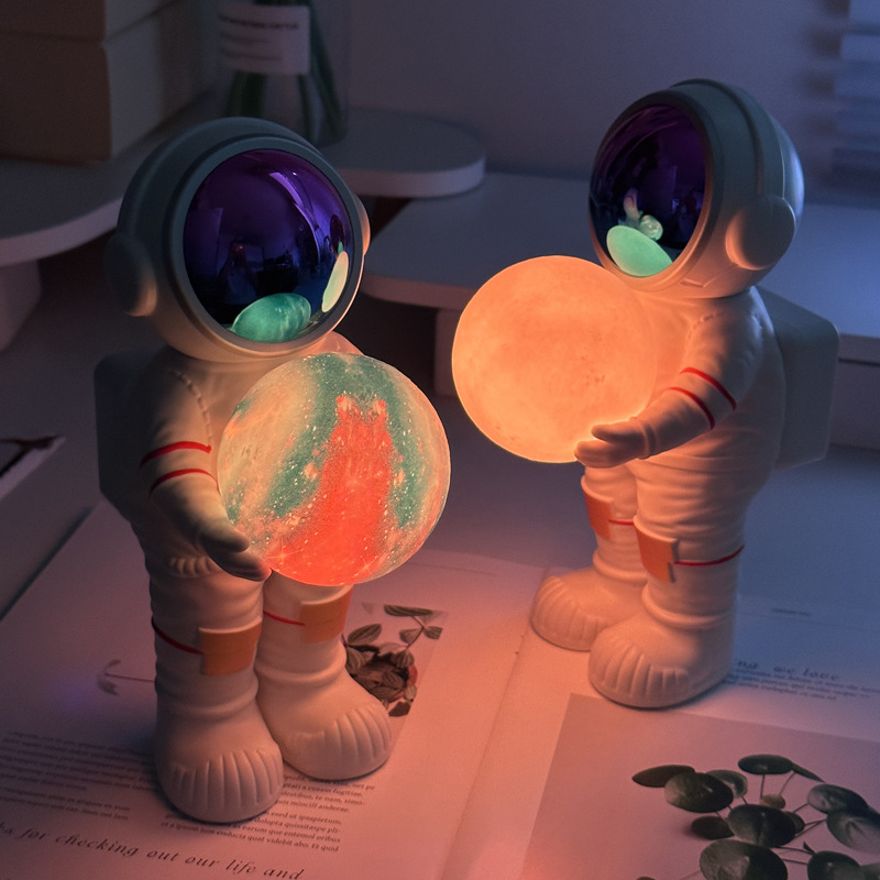Hug the Star Bluetooth Speaker Dream Astronaut Creative Gift Ornament Night Light Space Man Subwoofer Speaker