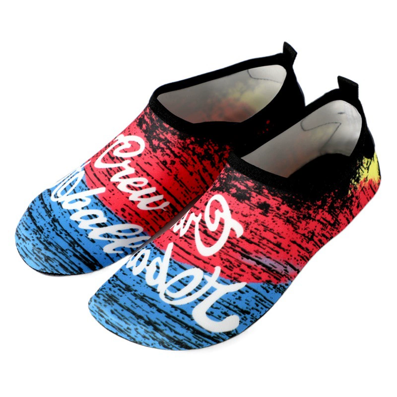 Текущая фабрика поставок напрямую поставляет пляжную обувь для дайвинга для мужчин и женщин, чтобы они могли вернуться к реке и ходить босиком на открытом воздухе.