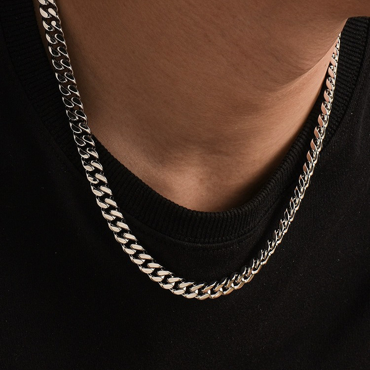 Collier cubain en acier titane 2026 pour homme, polyvalent, inaltérable, original, personnalisable, simple et tendance. Chaîne clavicule pour homme._voghion.com