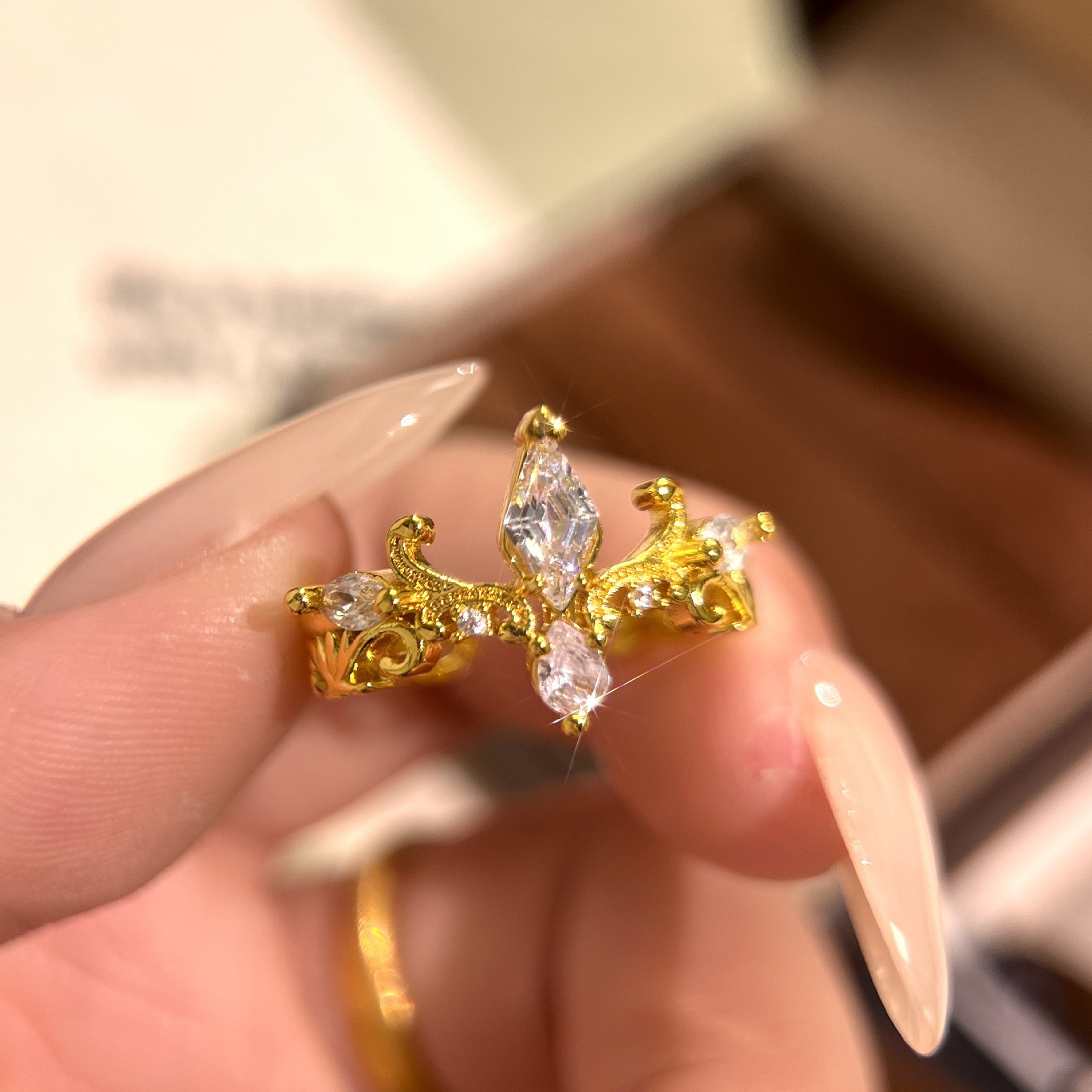 Medieval Style Exquisite Blue Tears Sparkling Diamond Crown Engagement Ring for Women Retro Palace Style Open Gold-Plated Ring Wholesale