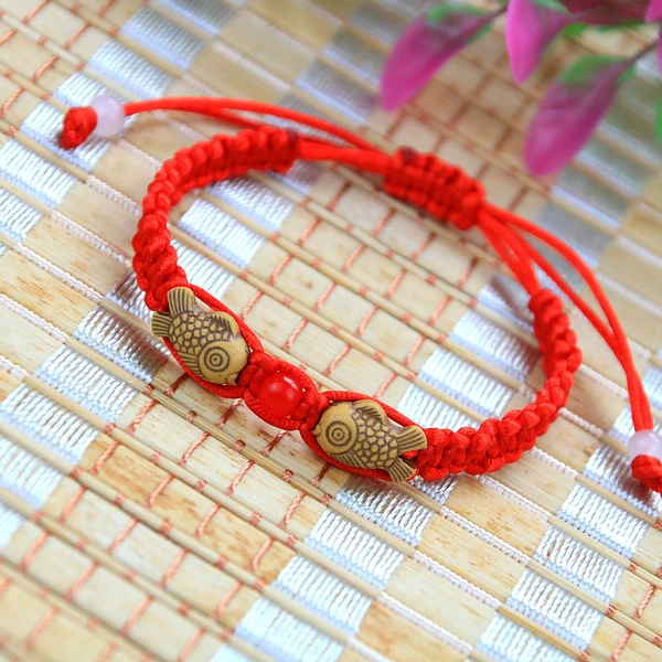 Red Bead Pisces Red Rope