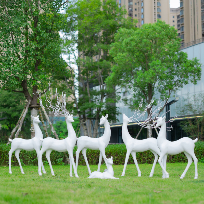 仿真鹿雕塑户外园林景观小品庭院花园房地产玻璃钢梅花鹿落地装饰