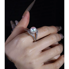 项链;耳钉;手链