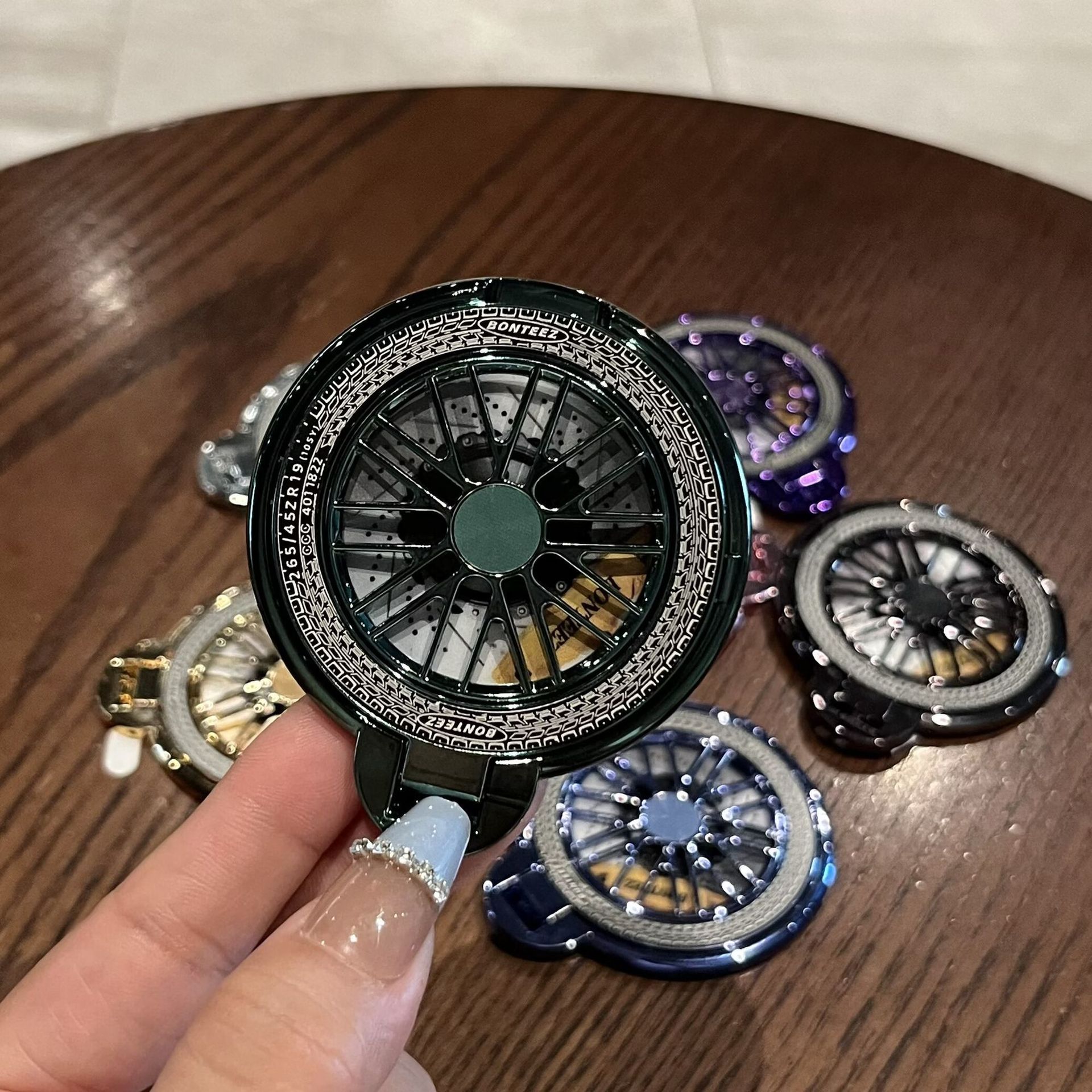 Soporte giratorio para teléfono con giroscopio adhesivo adhesivo adhesivo trasero de descompresión adhesivo adhesivo en la parte posterior de la carcasa del teléfono adhesivo potente hebilla de plástico