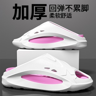 �¿��ļ���ʿһ�����⴩�\����Ь��׷���������ĥܛ��ɳ��Ь���l