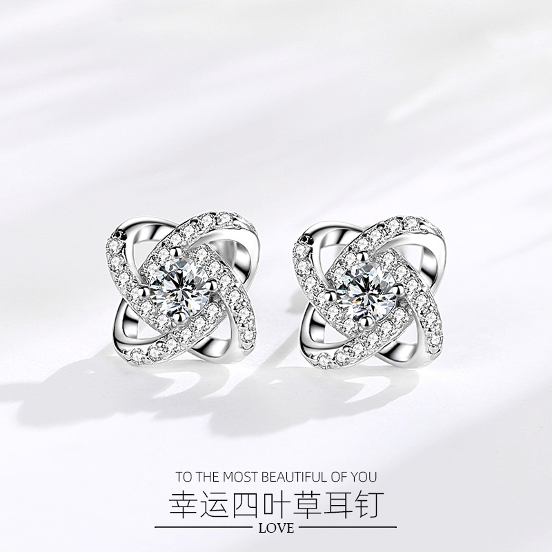 Pendientes de diamantes completos estilo coreano estilo ins luz sentido del diseño de lujo plata esterlina S925 trébol completo diamante Stud pendientes niñas suerte hierba