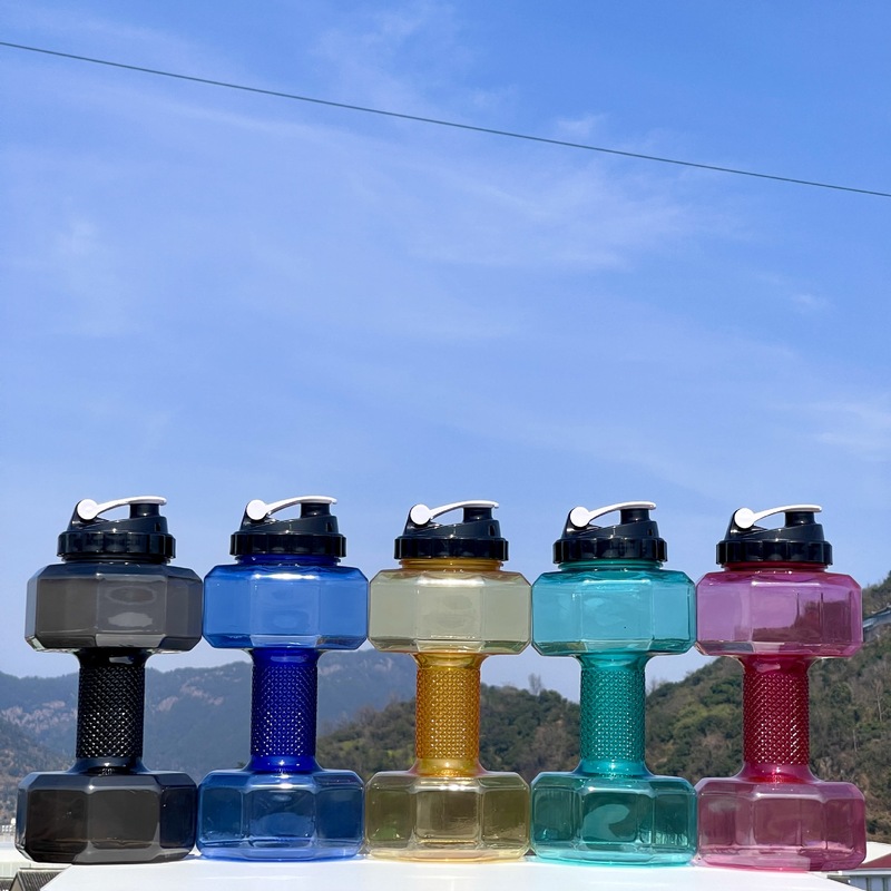 クリエイティブダンベルウォーターカップ フィットネス用注水可能プラスチックカップ 2.2L大容量 アウトドアウォーターボトル クリエイティブフィットネスウォーターカップ|undefined